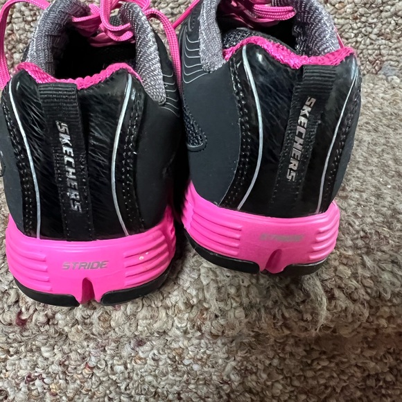 Skechers size 7 flex sole sneakers - Picture 6 of 6